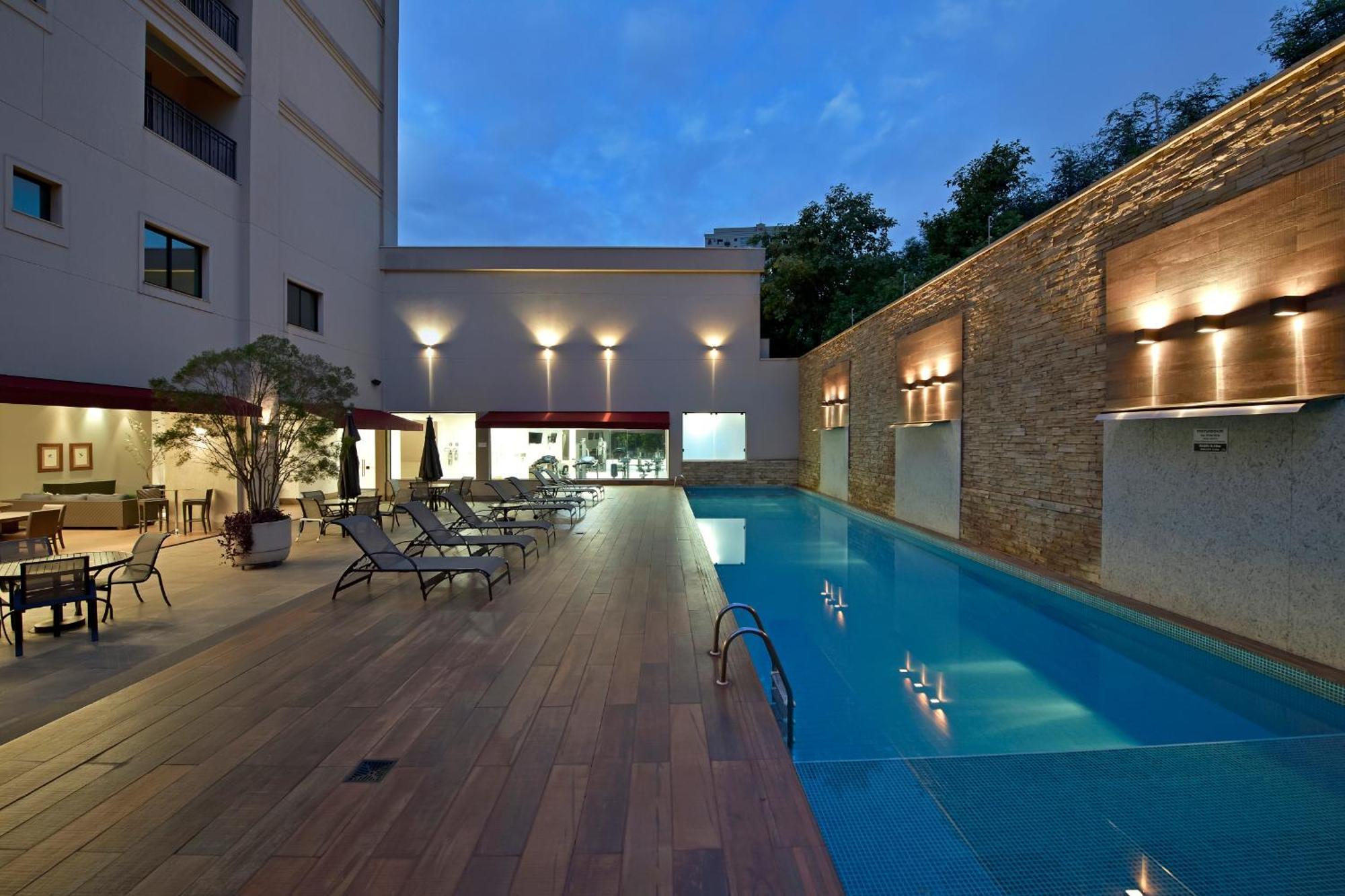 ריבייראו פרטו Hotel Mont Blanc Premium מראה חיצוני תמונה The swimming pool at the hotel