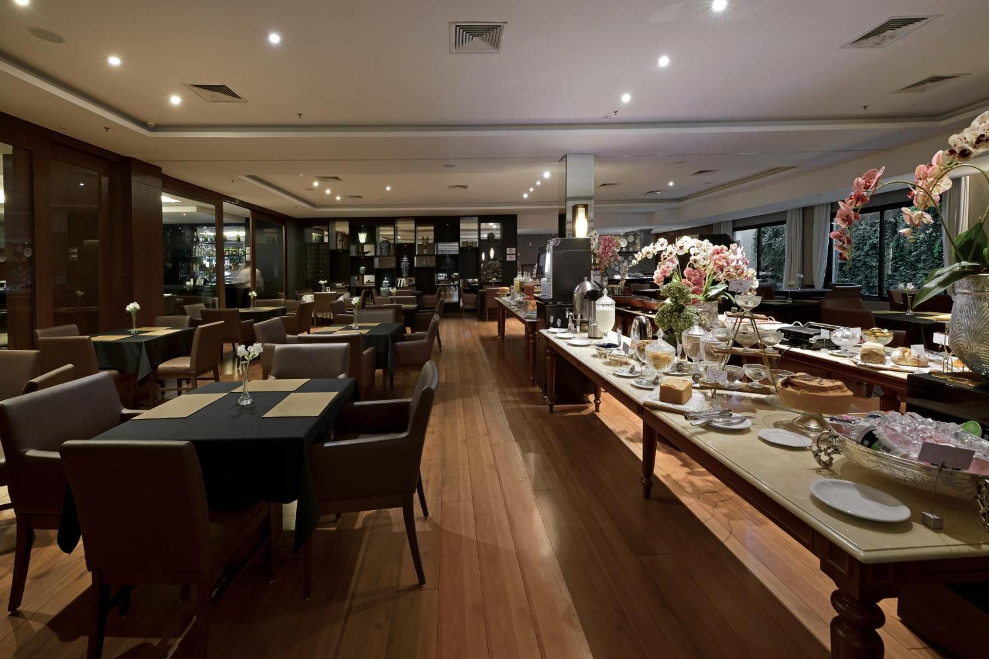 ריבייראו פרטו Hotel Mont Blanc Premium מראה חיצוני תמונה The restaurant at the hotel