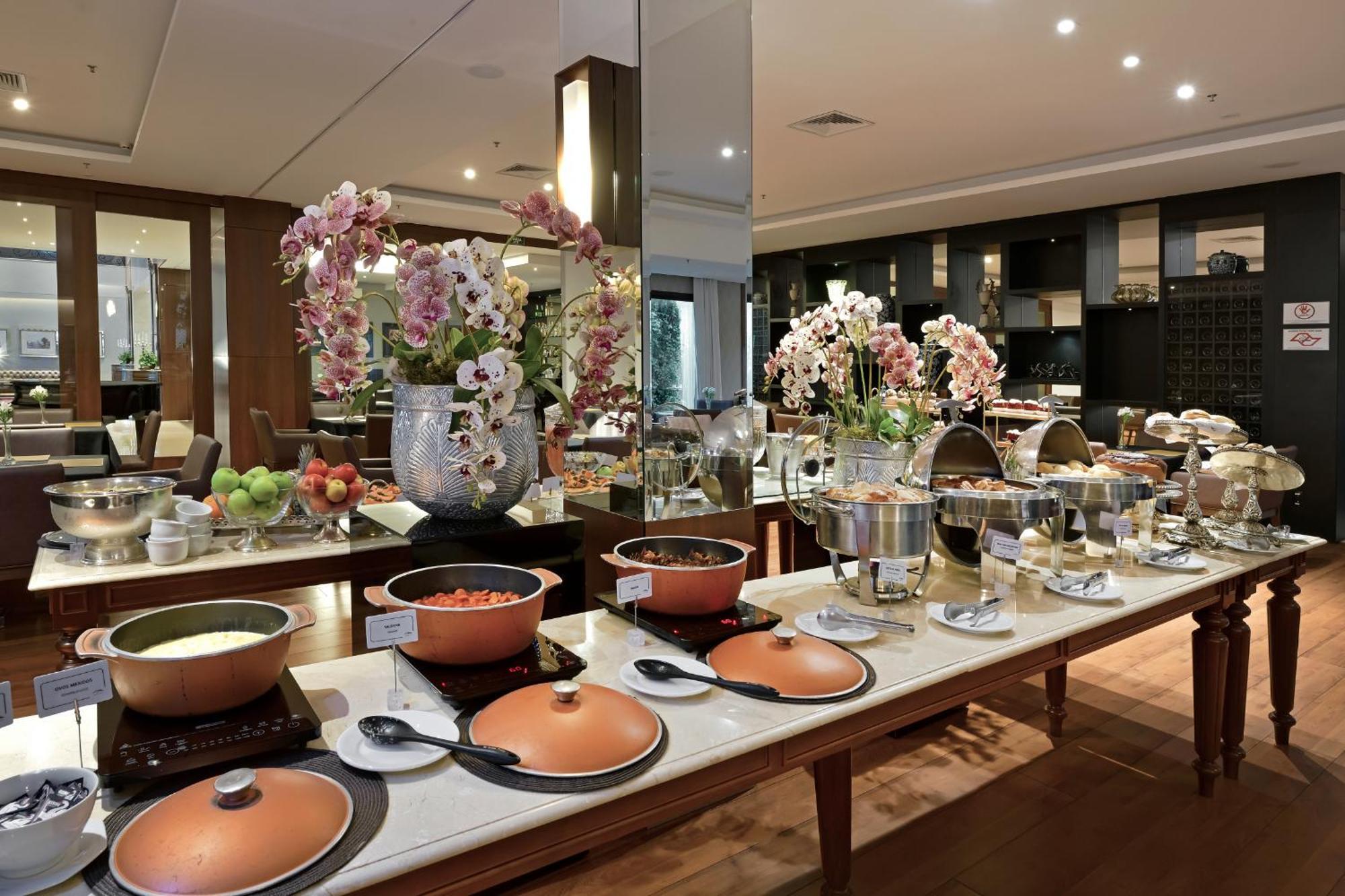 ריבייראו פרטו Hotel Mont Blanc Premium מראה חיצוני תמונה The buffet at the hotel