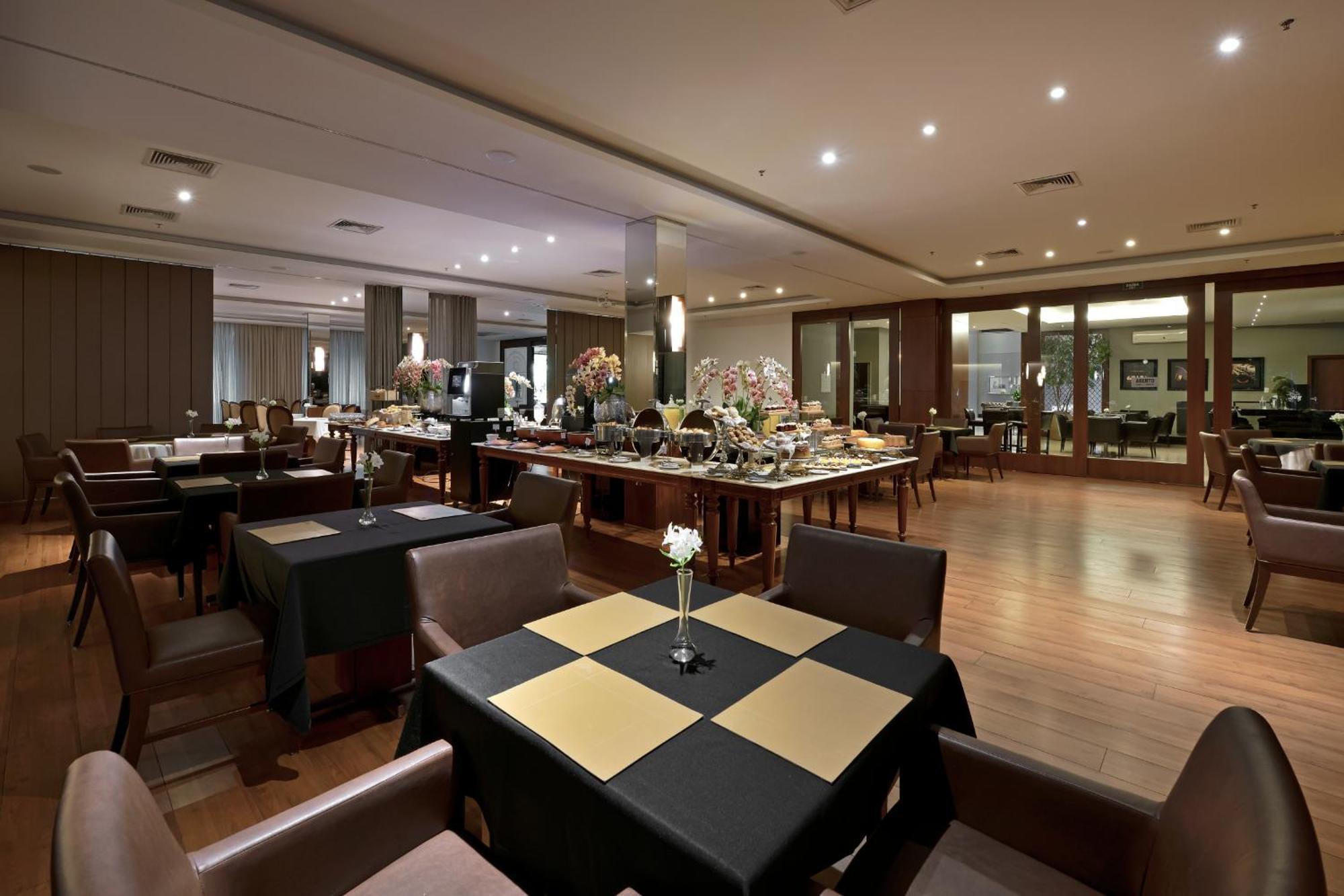 ריבייראו פרטו Hotel Mont Blanc Premium מראה חיצוני תמונה The Royal Wing Suites and Spa