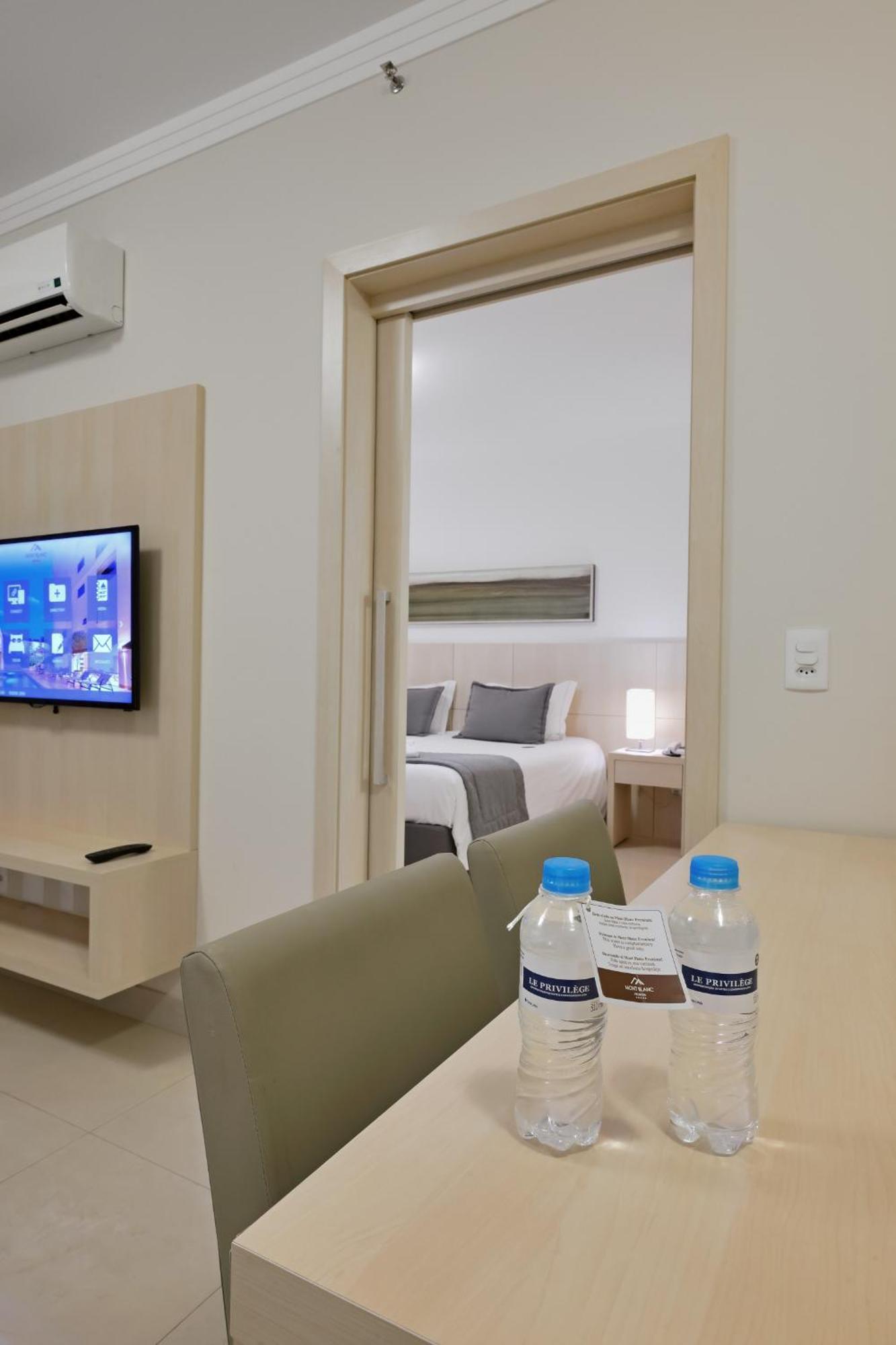 ריבייראו פרטו Hotel Mont Blanc Premium חדר תמונה A room at the hotel