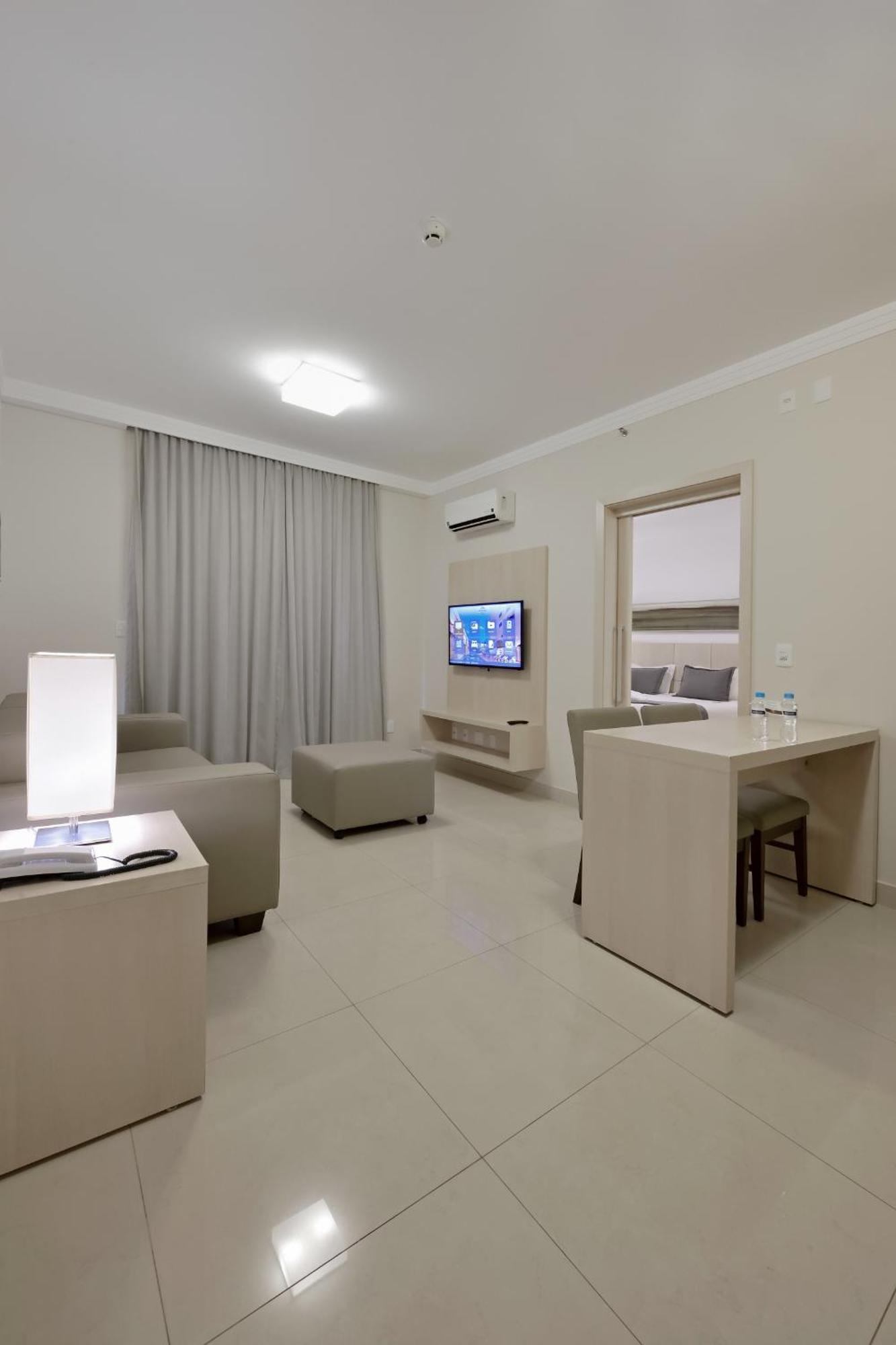 ריבייראו פרטו Hotel Mont Blanc Premium חדר תמונה A room at the hotel