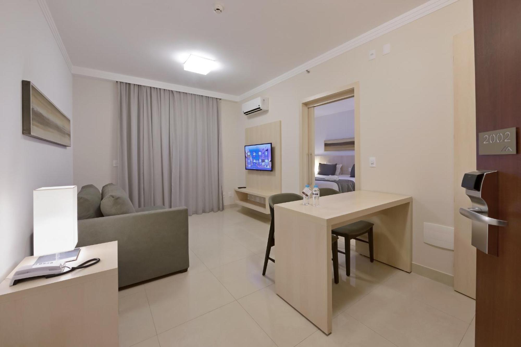 ריבייראו פרטו Hotel Mont Blanc Premium חדר תמונה A typical one-bedroom apartment