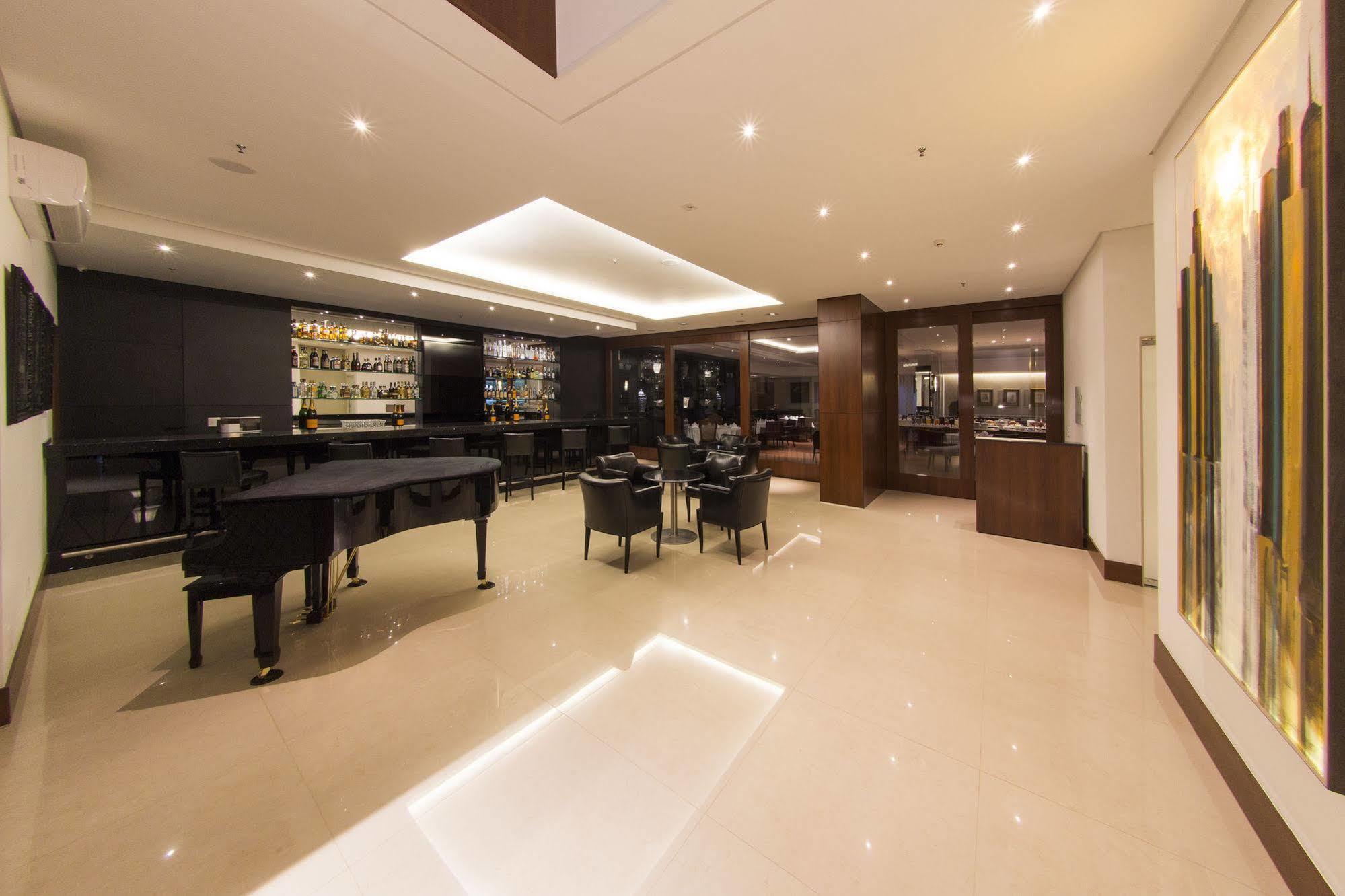 ריבייראו פרטו Hotel Mont Blanc Premium מראה חיצוני תמונה The interior of the club