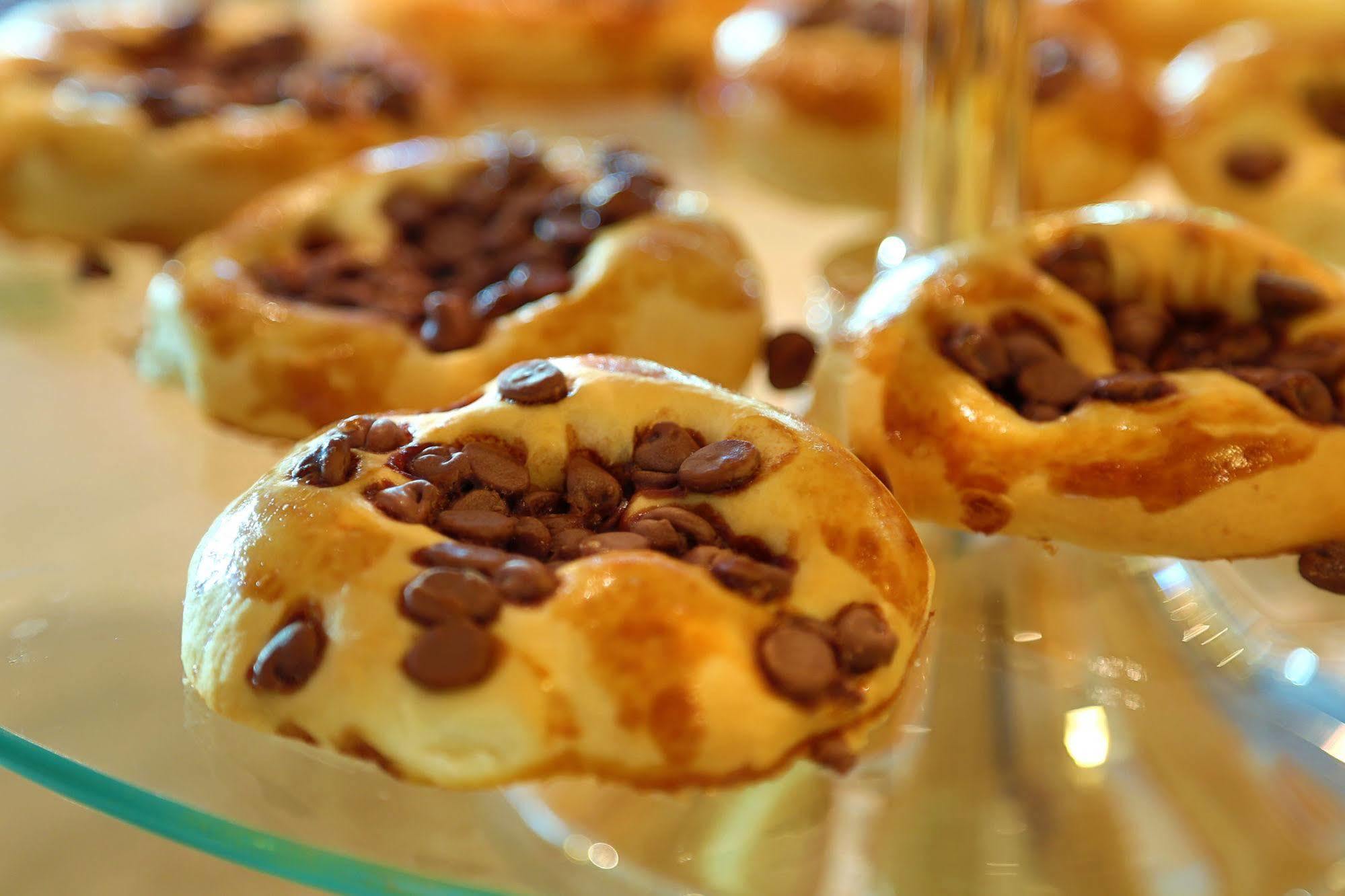 ריבייראו פרטו Hotel Mont Blanc Premium מראה חיצוני תמונה Chocolate chip scones